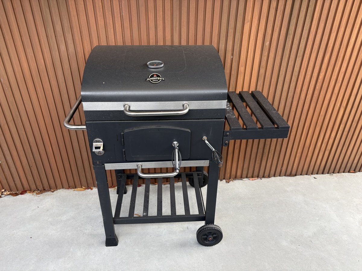 Jamestown Jaxon Houtskool BBQ